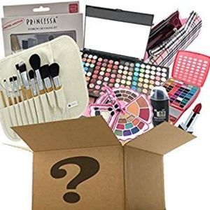 MYSTERY MAKEUP BOX